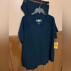 Wonder Wink XL Teal V-Neck Scrub Set NWT
